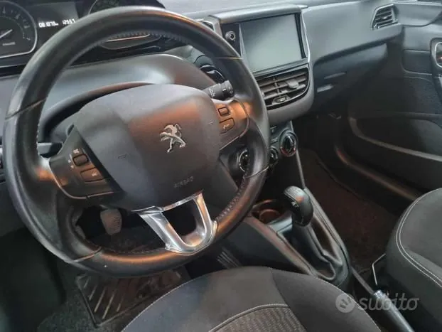 Peugeot 208 2017 photo 5