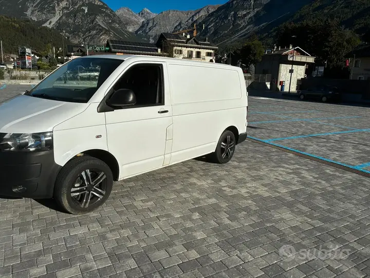 Volkswagen Transporter 2011 photo 3