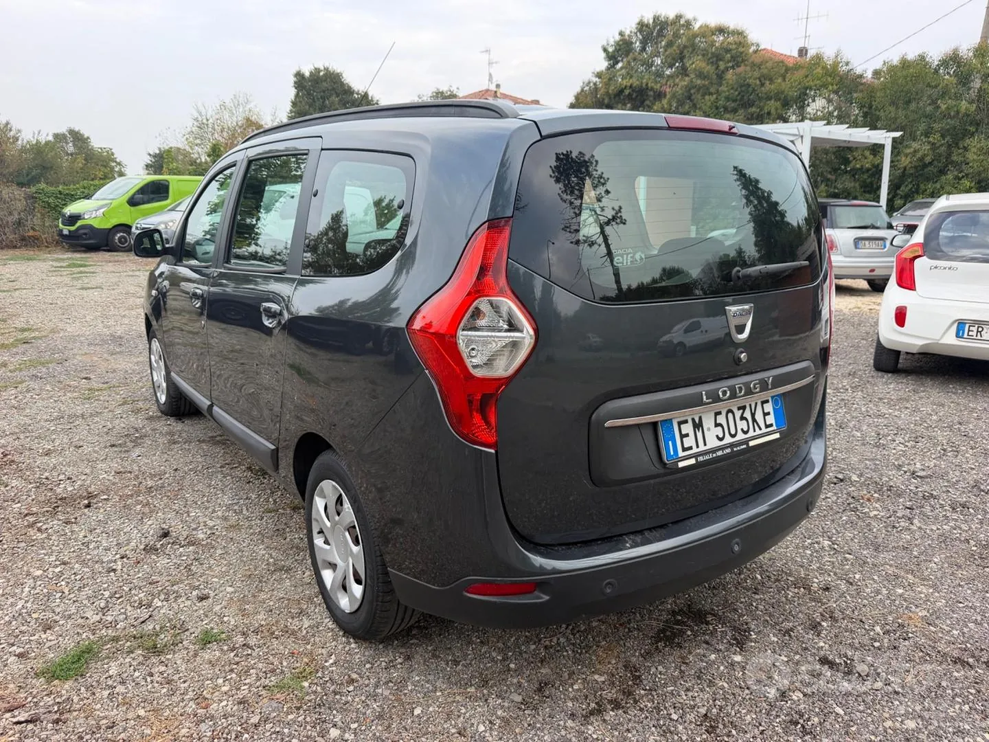 Dacia Lodgy 2012 photo 3
