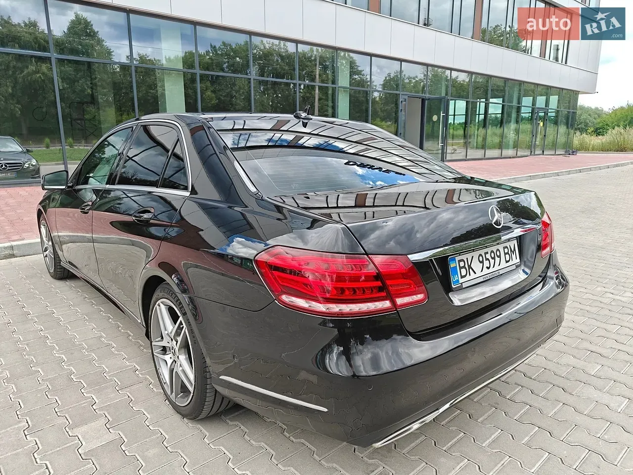 Mercedes-Benz E-Class 2013 photo 4