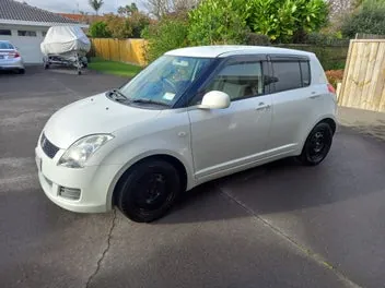 Suzuki Swift 2010 photo 5