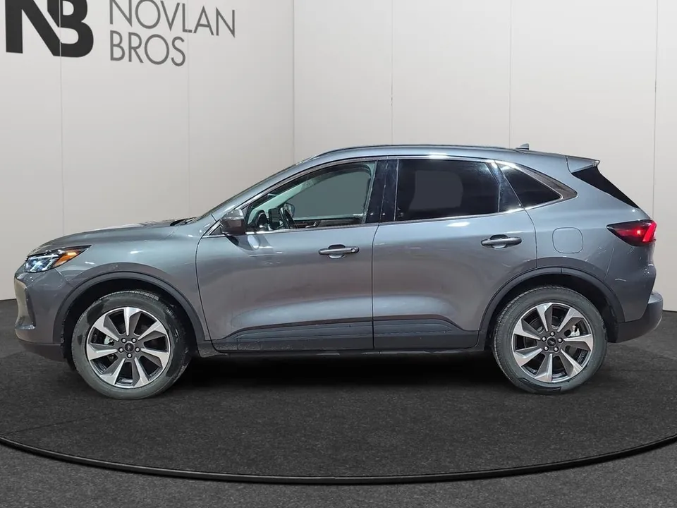 Ford Escape 2025 photo 2