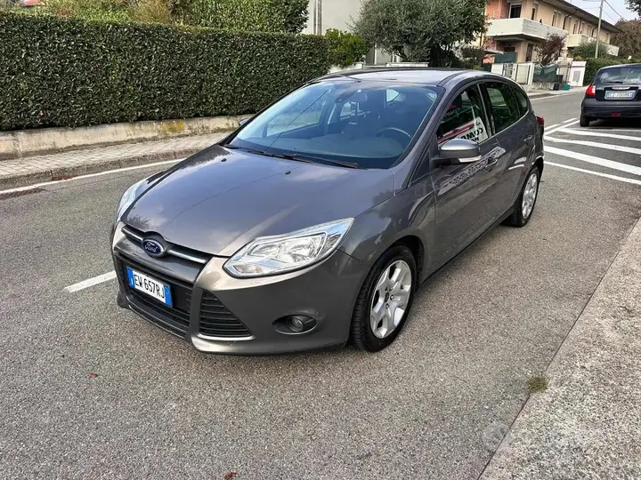 Ford Focus 2014 photo 2