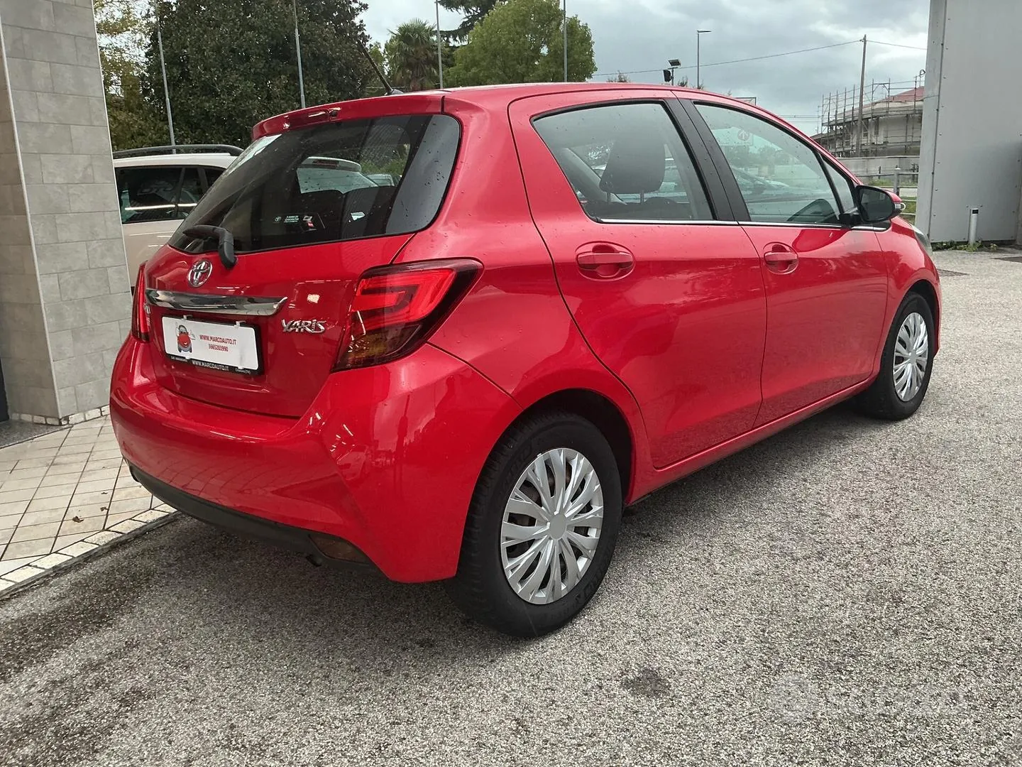 Toyota Yaris 2015 photo 2