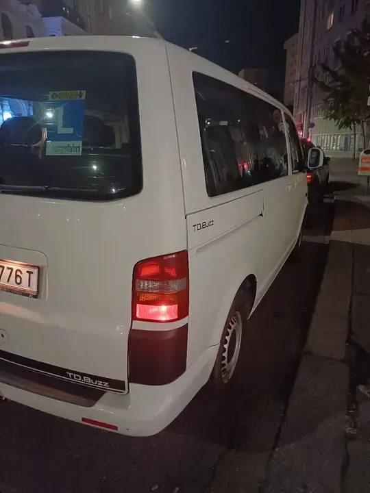 Volkswagen T5 2004 photo 2