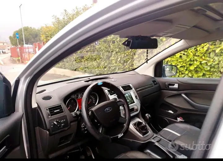Ford Kuga 2010 photo 5