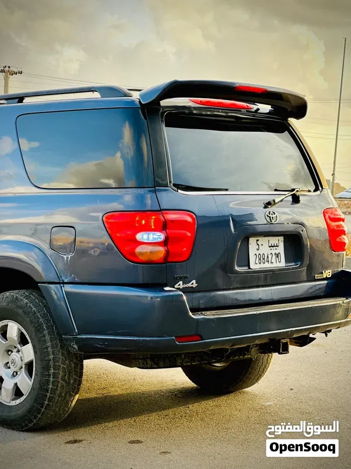 Toyota Sequoia 2002 photo 3