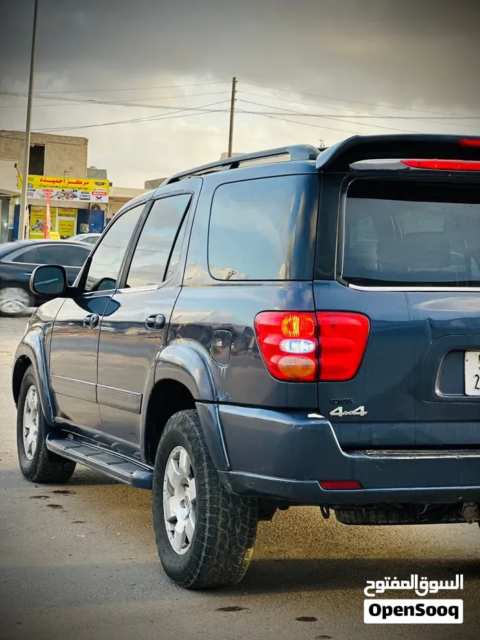 Toyota Sequoia 2002 photo 2