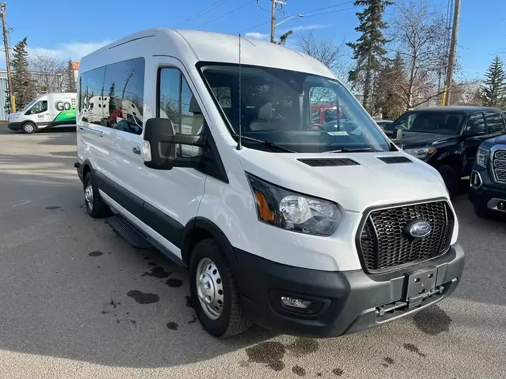Ford Transit 2024 photo 4