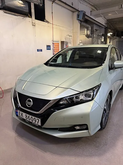 Nissan Leaf 2018 photo 2