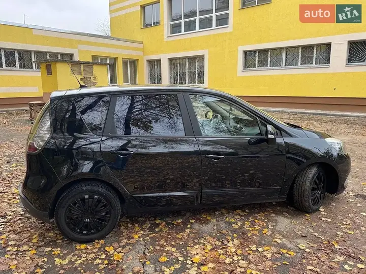 Renault Scenic 2014 photo 2