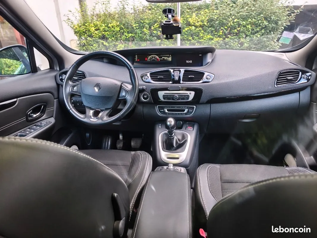 Renault Scenic 2015 photo 3