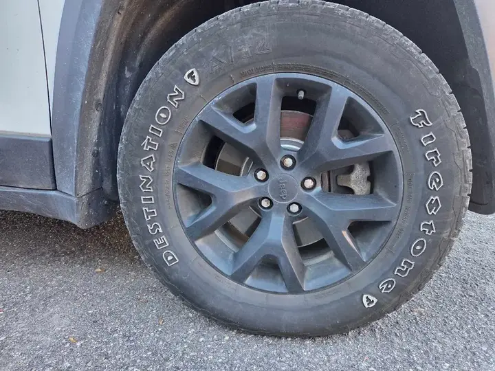 Jeep Cherokee 2015 photo 2