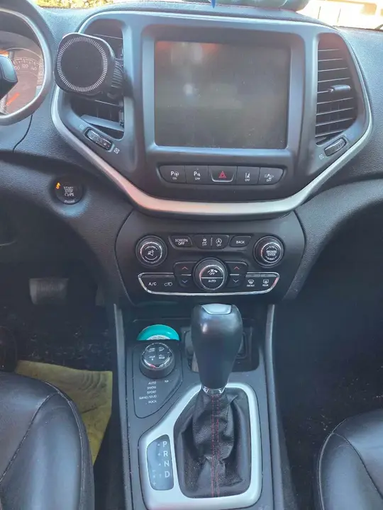 Jeep Cherokee