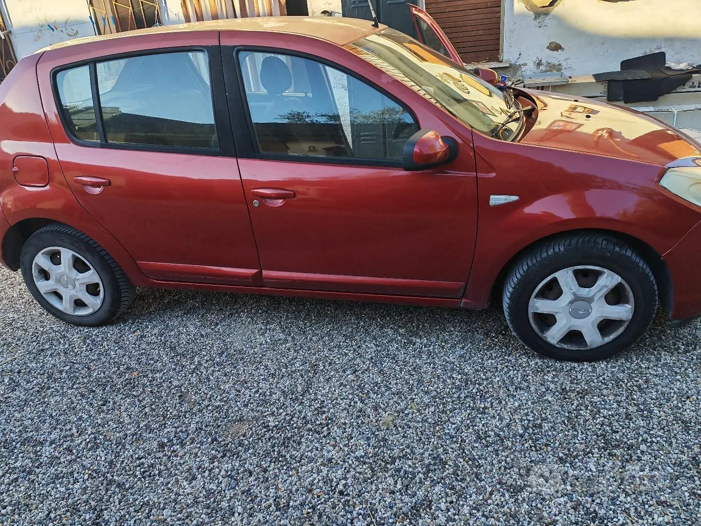 Dacia Sandero 2009 photo 3