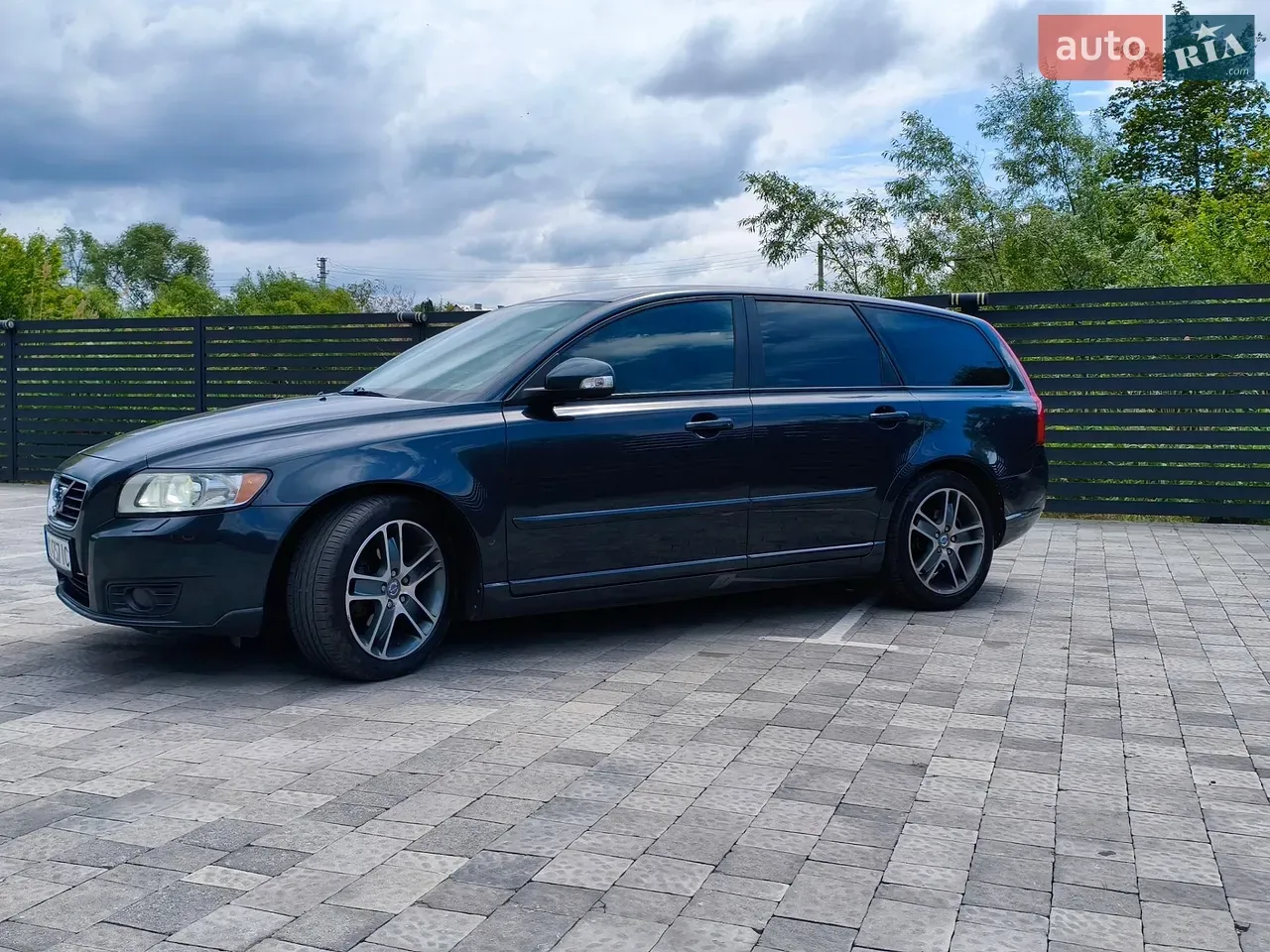Volvo V50 2009 photo 2