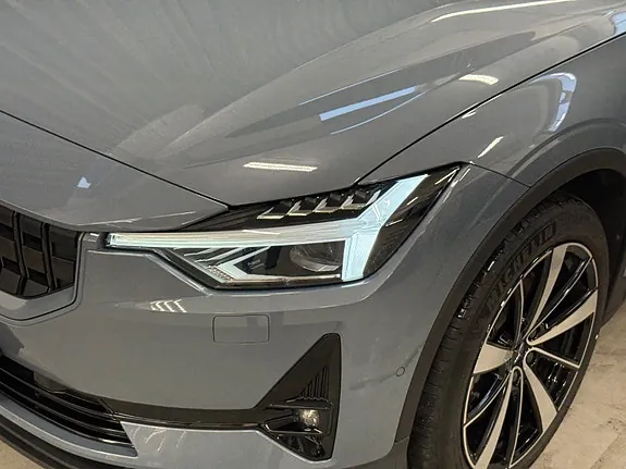 Polestar 2 2021 photo 2