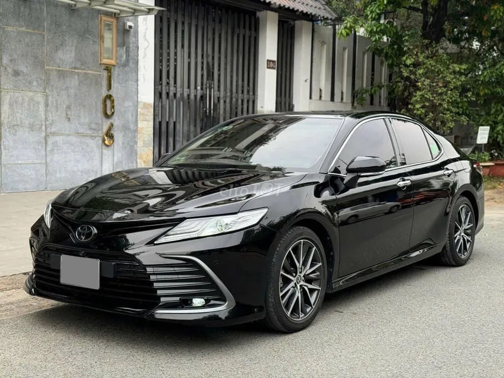 Toyota Camry 2023 photo 2