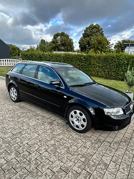 Audi A4 2003 photo 2