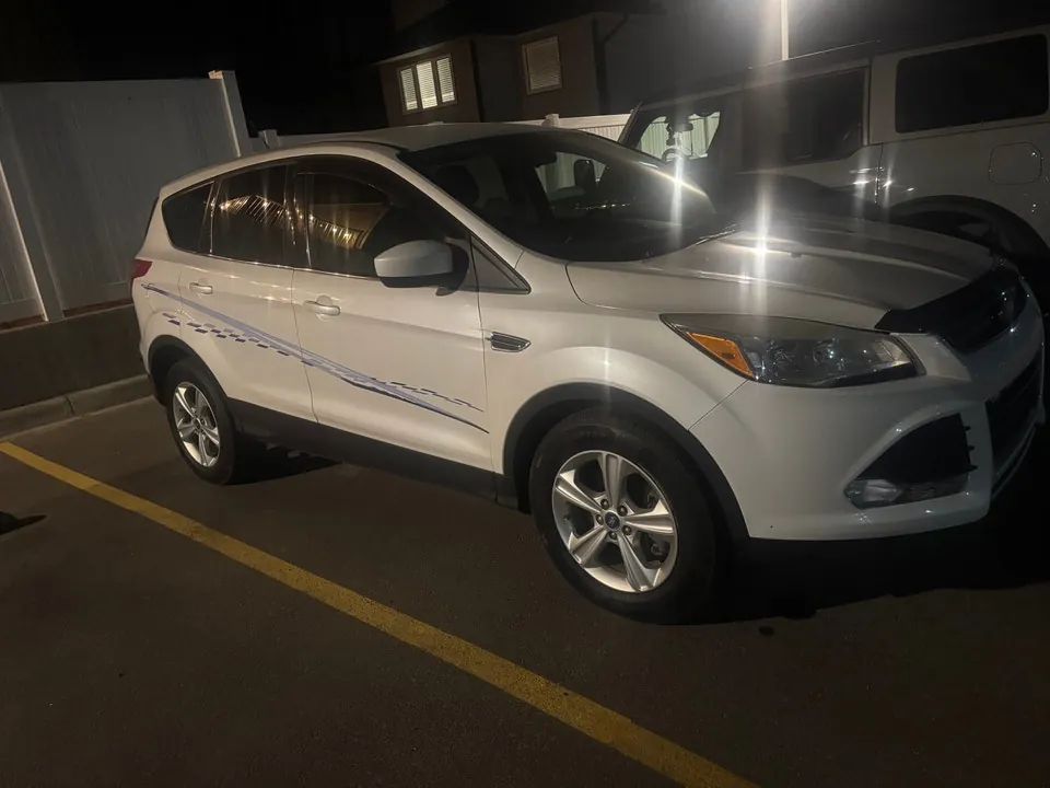 Ford Escape 2013 photo 2