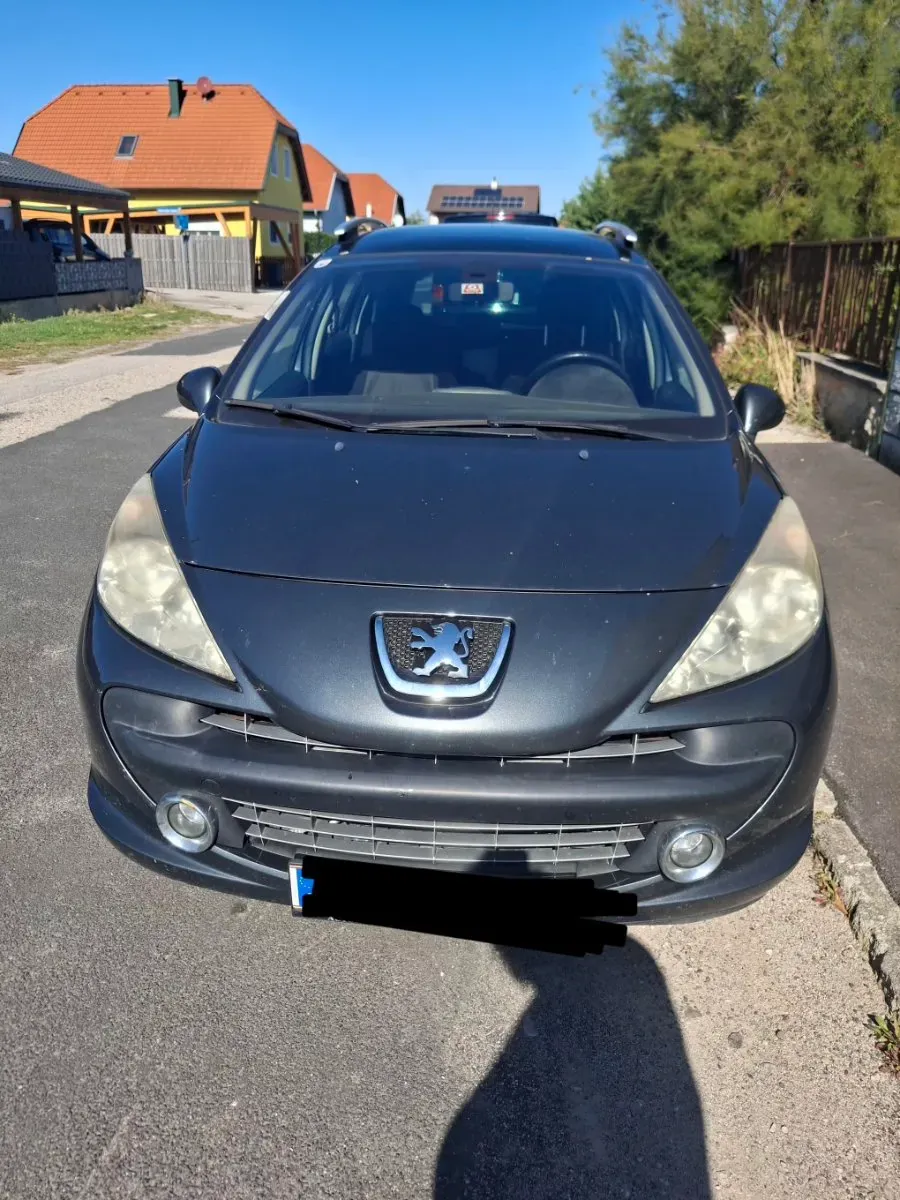 Peugeot 207 2008 photo 2