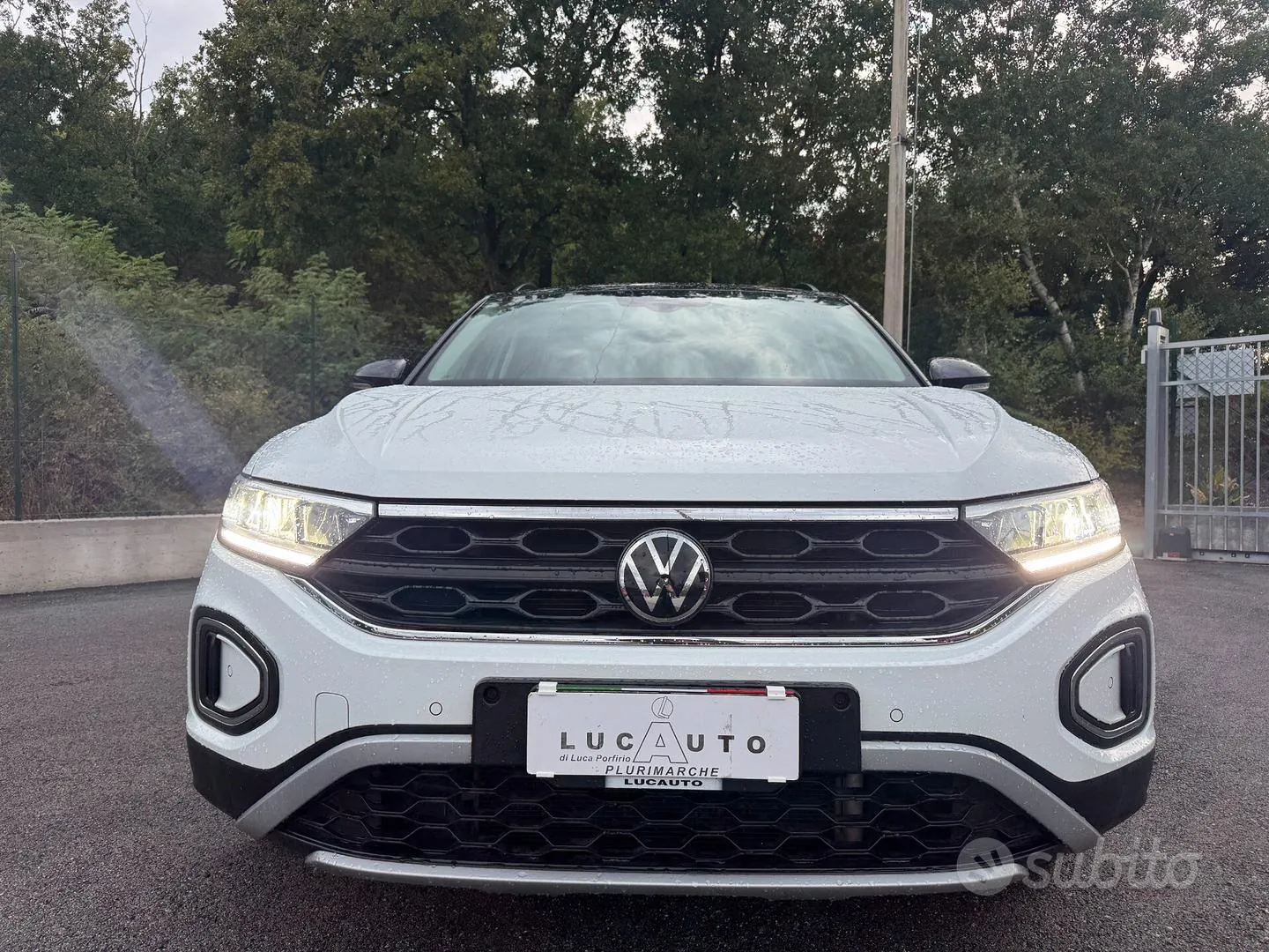 Volkswagen T-Roc 2023 photo 2