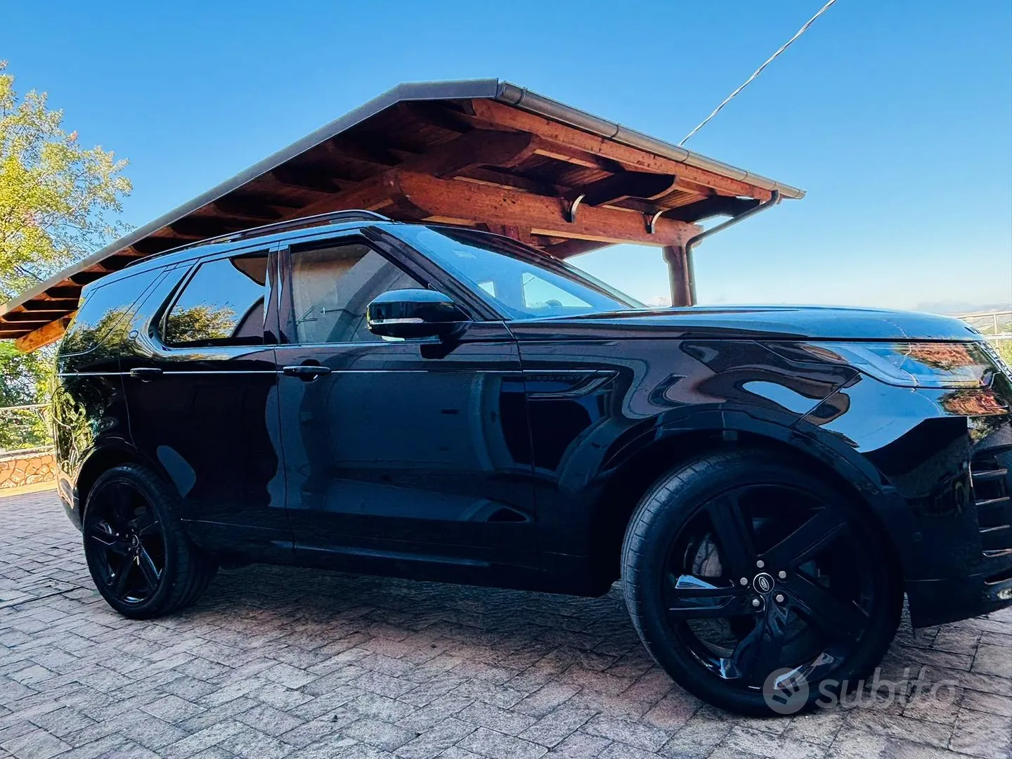 Land Rover Discovery 2025 photo 2