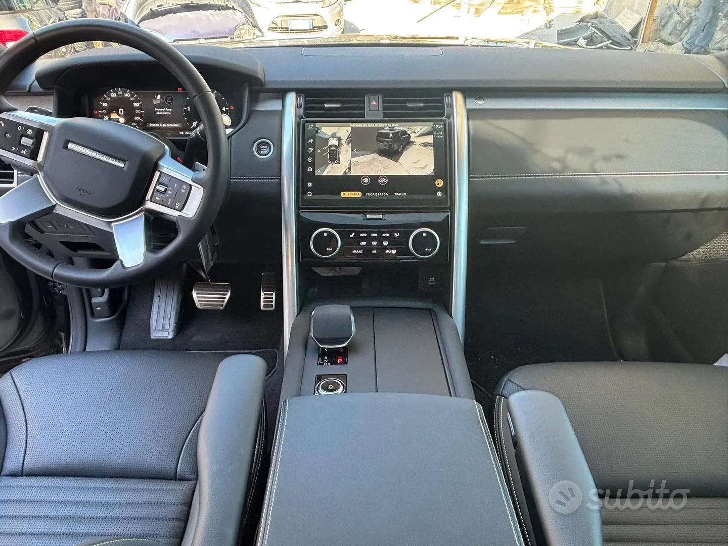 Land Rover Discovery 2025 photo 3