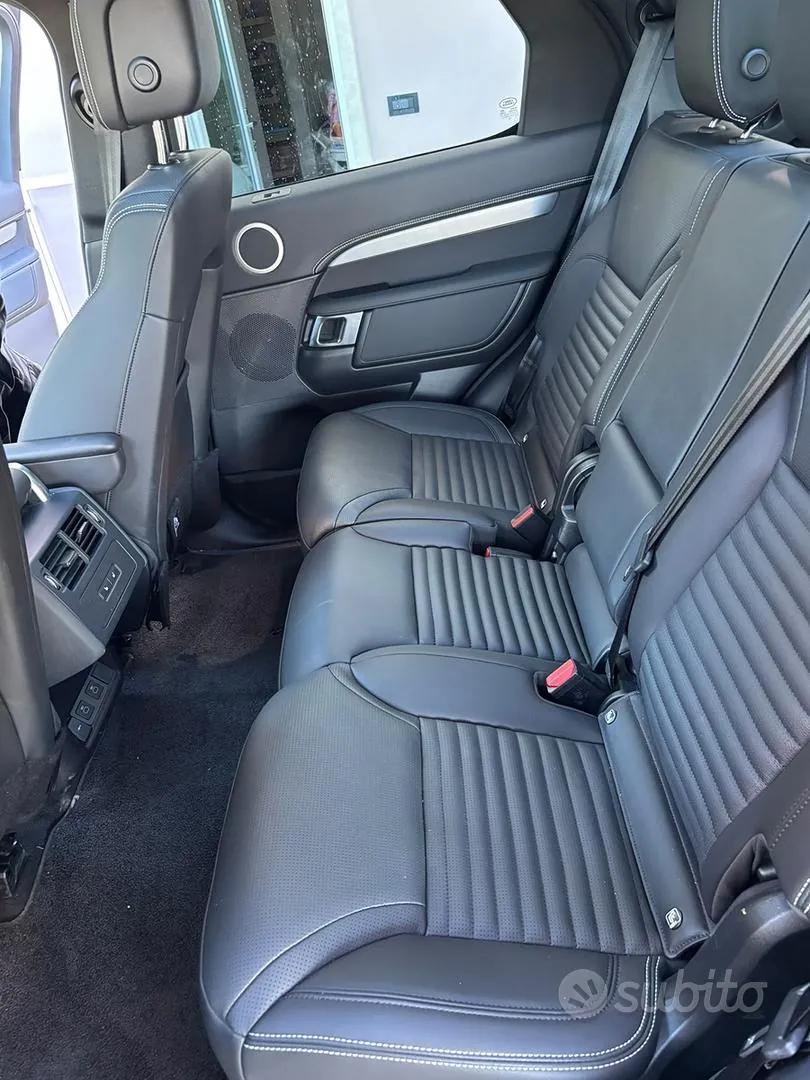 Land Rover Discovery 2025 photo 4