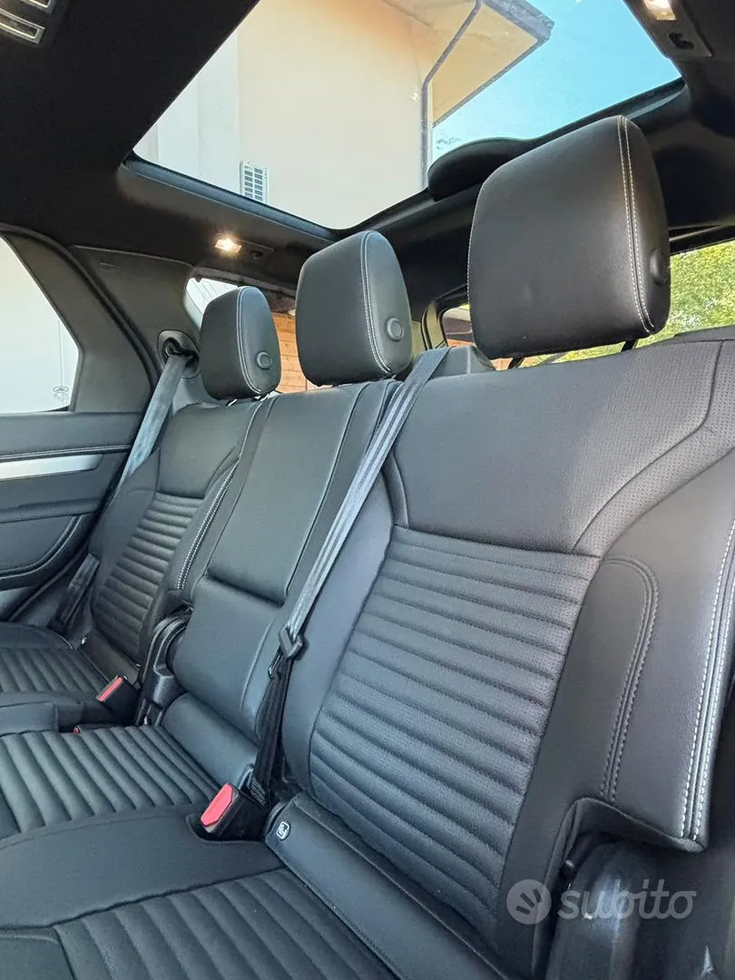 Land Rover Discovery 2025 photo 5