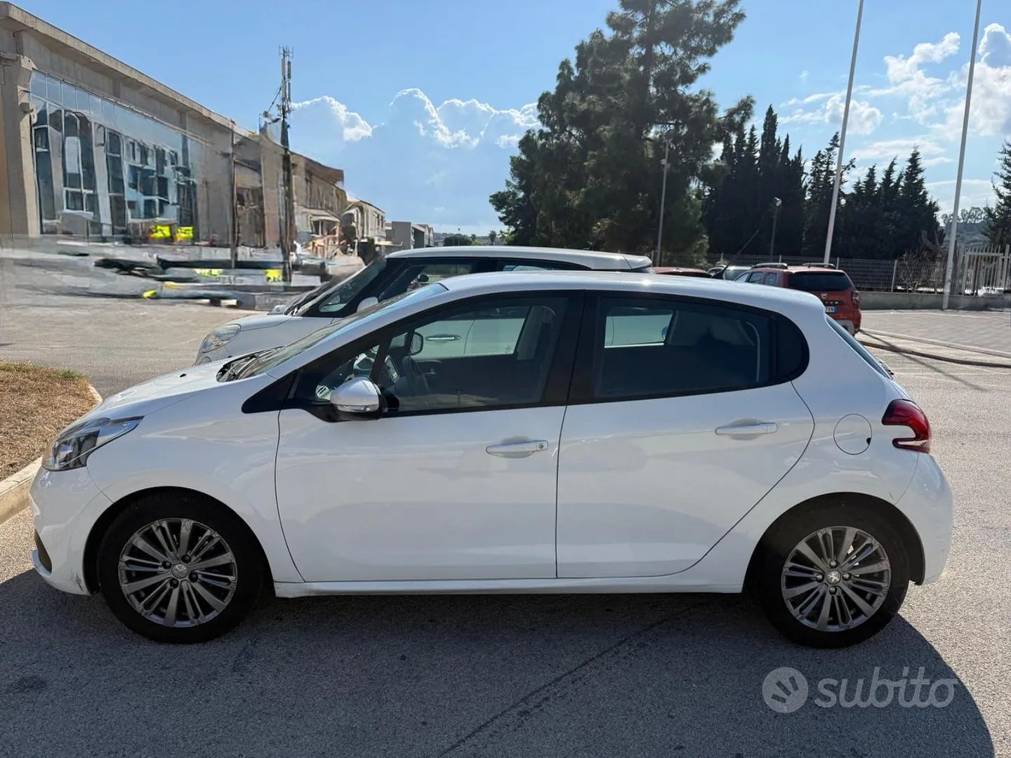 Peugeot 208 2016 photo 2