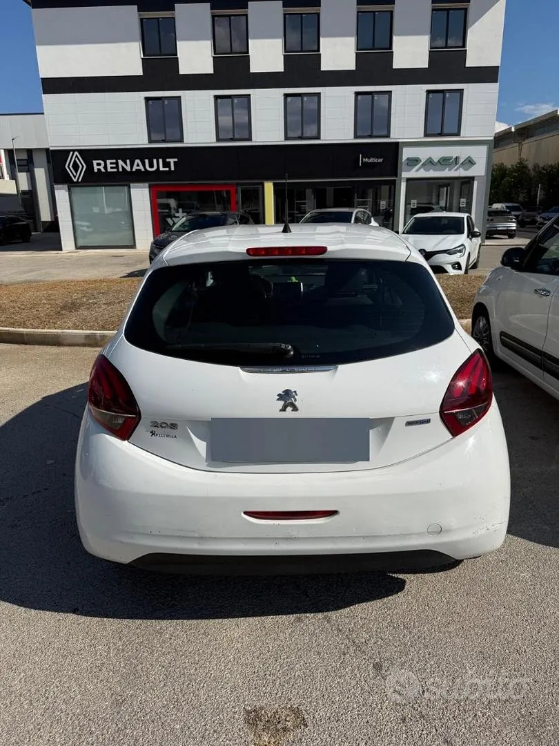 Peugeot 208 2016 photo 3
