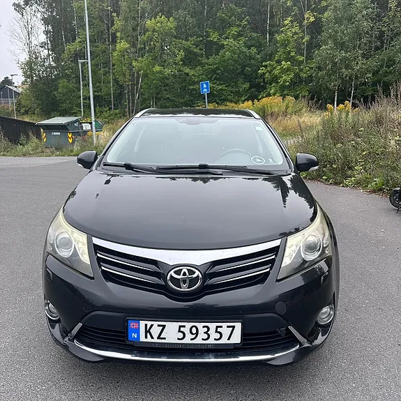 Toyota Avensis 2012 photo 2
