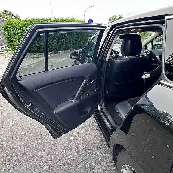 Toyota Avensis 2012 photo 5
