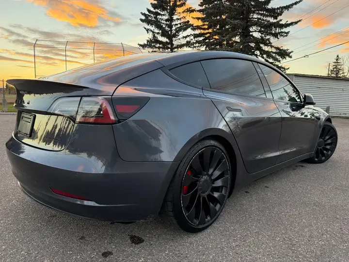 Tesla Model 3 2022 photo 3