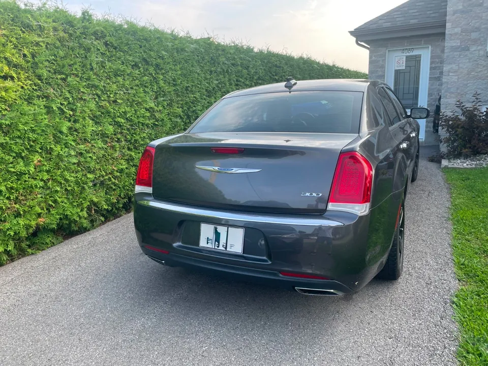 Chrysler 300 2018 photo 3