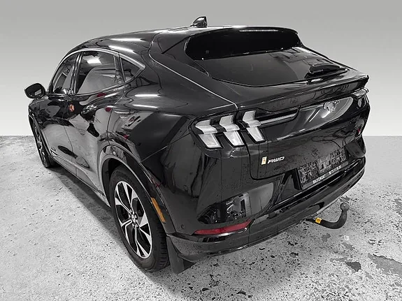 Ford Mustang Mach-E 2022 photo 2