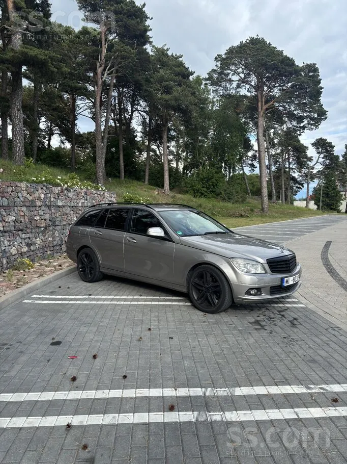 Mercedes-Benz C220 2007 photo 2