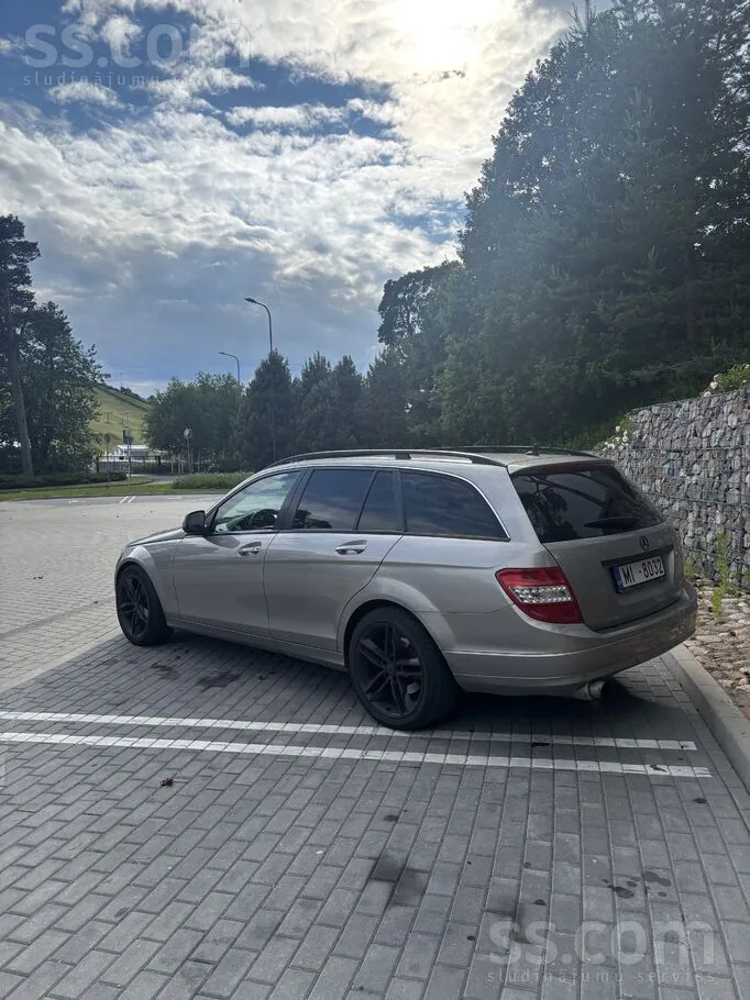 Mercedes-Benz C220 2007 photo 4