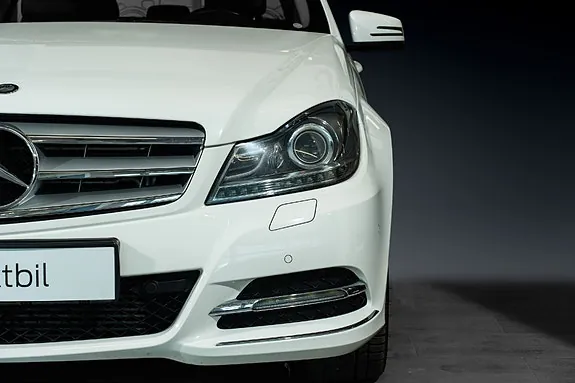Mercedes-Benz C220 2014 photo 4