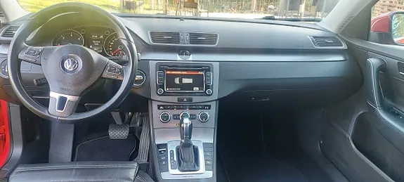 Volkswagen Passat 2013 photo 2