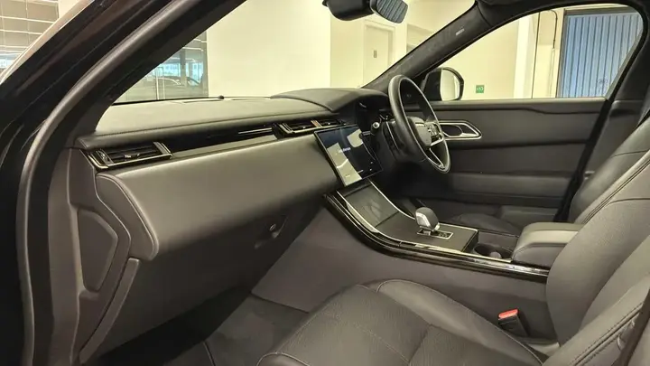 Land Rover Velar 2024 photo 3