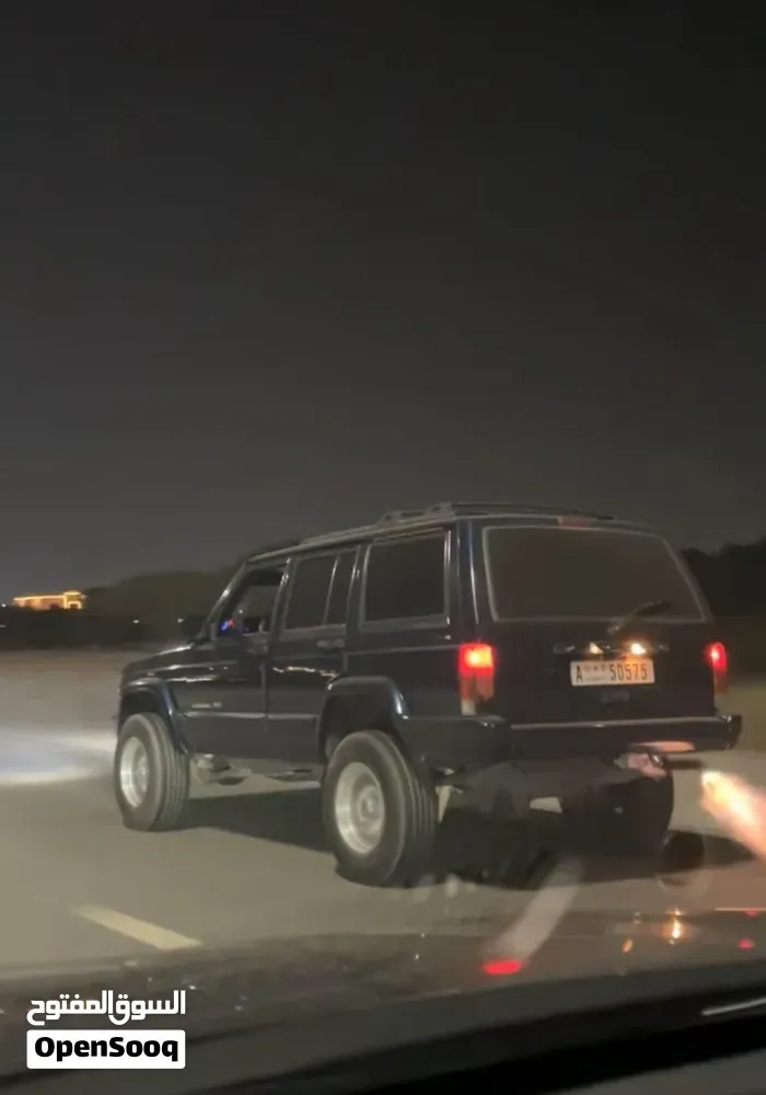 Jeep Cherokee 2001 photo 2