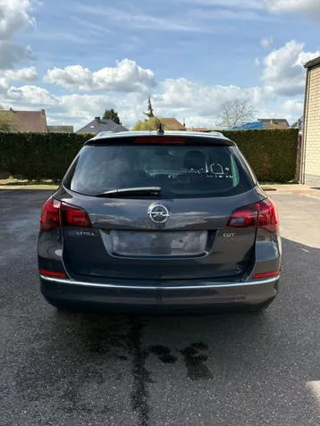 Opel Astra 2013 photo 3