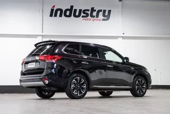 Mitsubishi Outlander 2015 photo 4