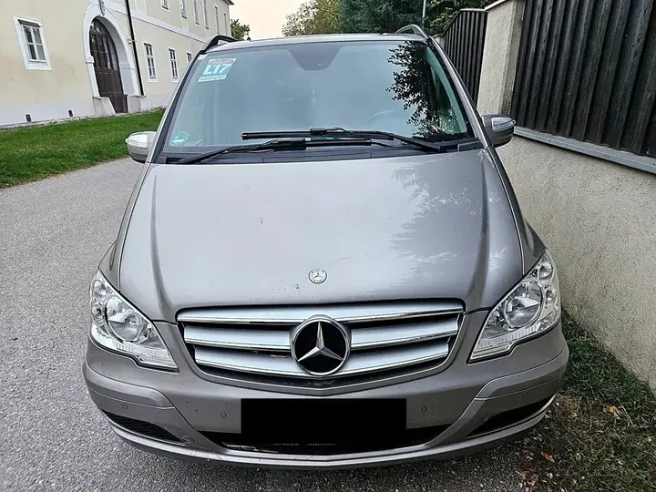 Mercedes-Benz Viano 2013 photo 2