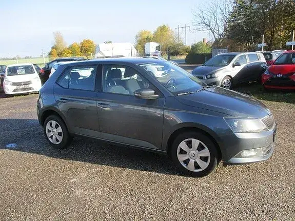Skoda Fabia 2015 photo 3