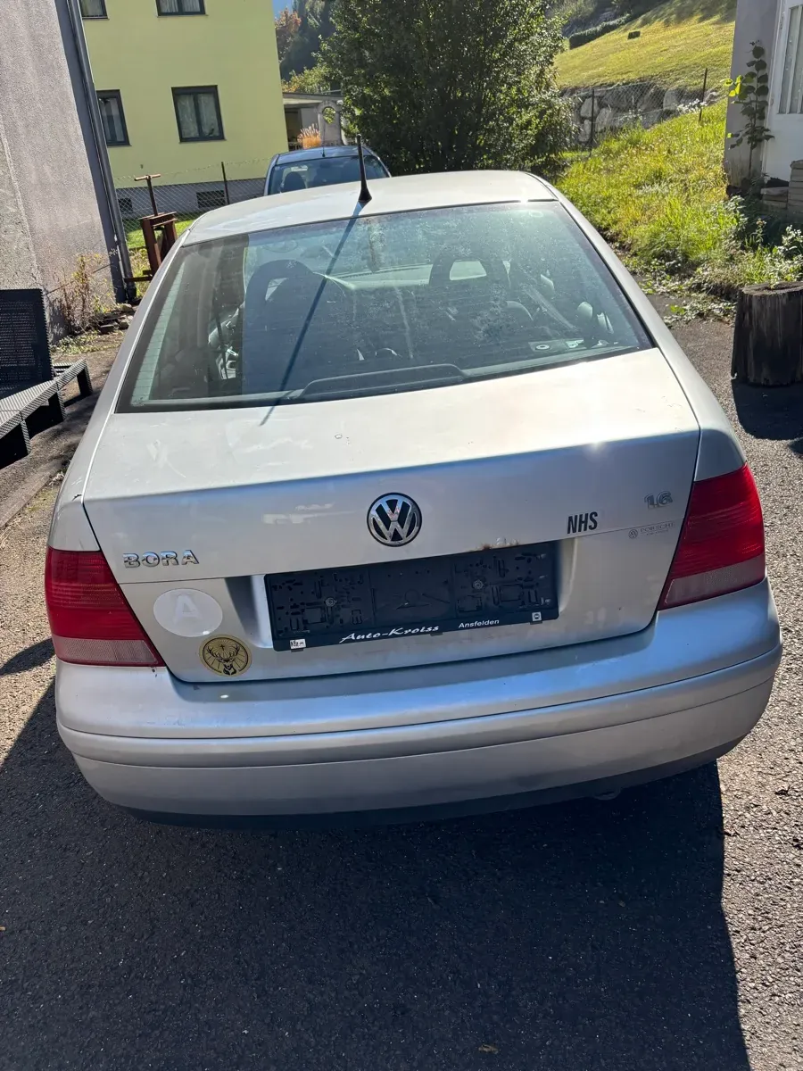 Volkswagen Bora 2000 photo 2