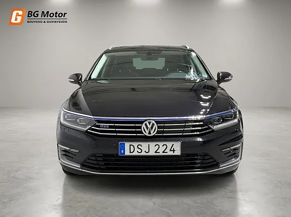 Volkswagen Passat 2016 photo 2