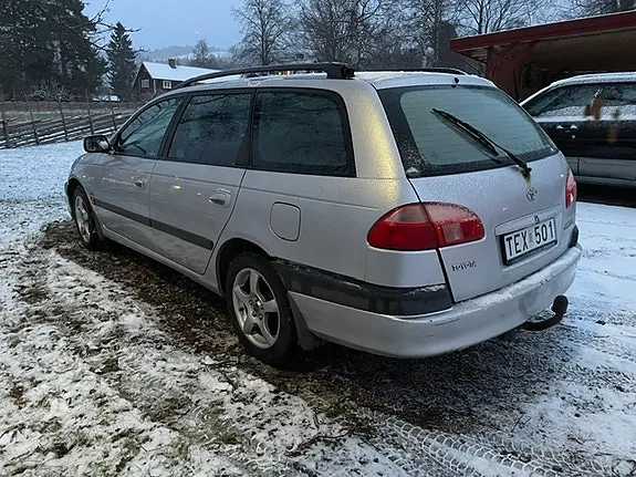 Toyota Avensis 2002 photo 4
